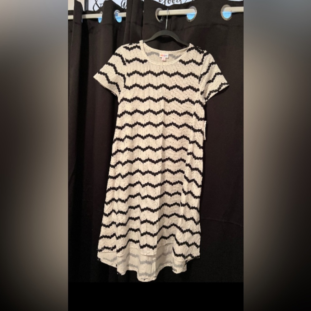 LulaRoe‎ Carly dress. Size small. New with tags.